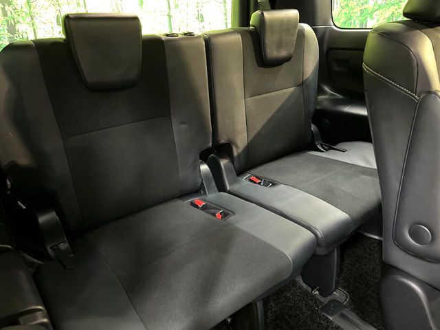 TOYOTA NOAH HYBRID 2018 Image 31