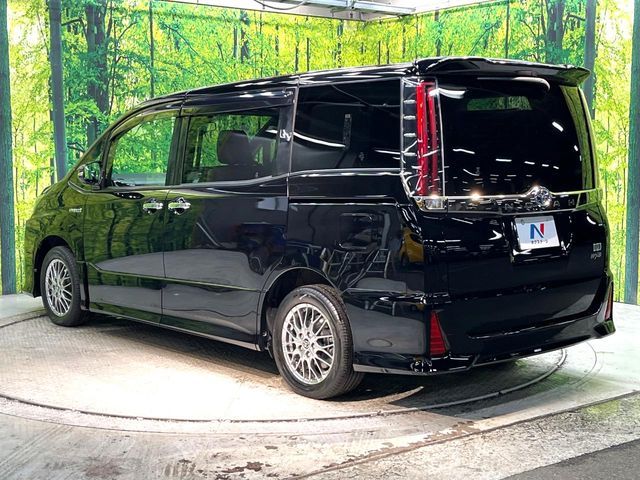 TOYOTA NOAH HYBRID 2018 Image 31