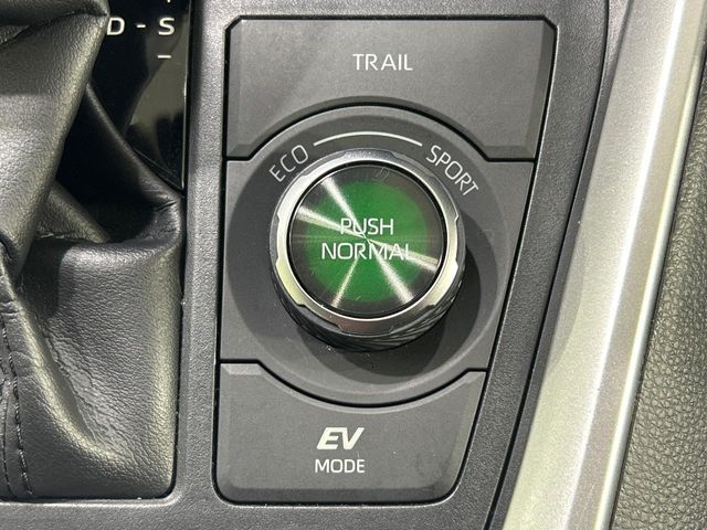 TOYOTA RAV4 HYBRID 4WD 2020 Image 31