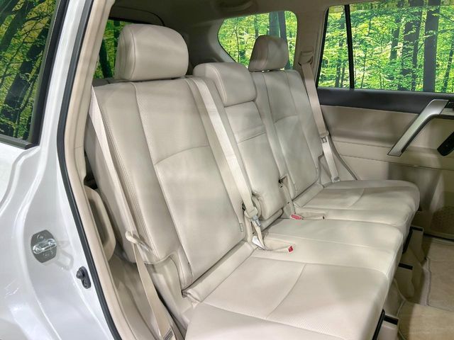 TOYOTA LANDCRUISER PRADO 2023 Image 31