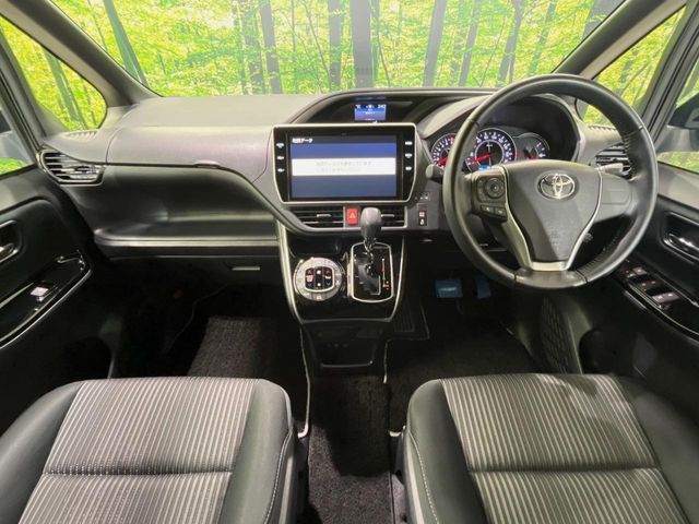 TOYOTA VOXY 2018 Image 31