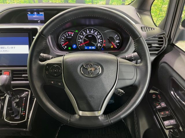 TOYOTA VOXY 2018 Image 31