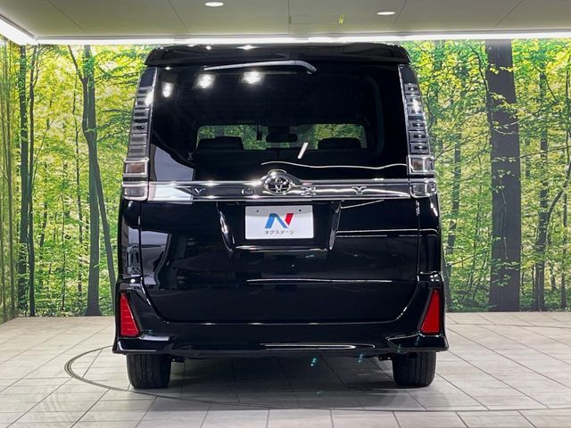 TOYOTA VOXY 2018 Image 31