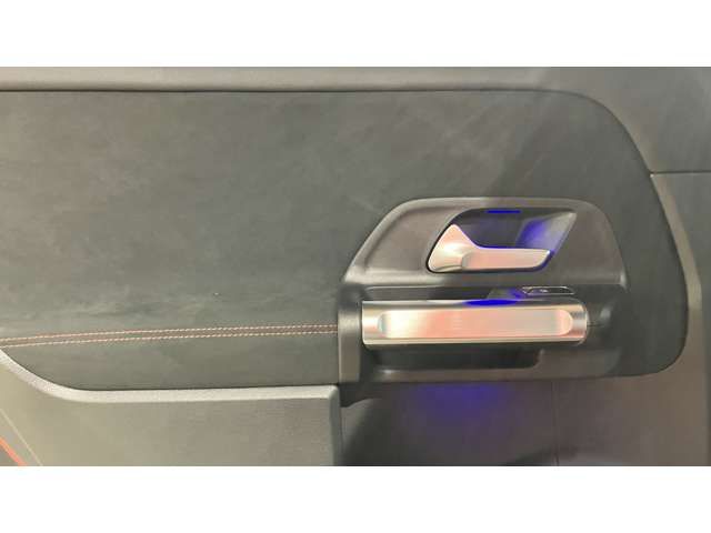 MERCEDES BENZ GLB 2025 Image 31