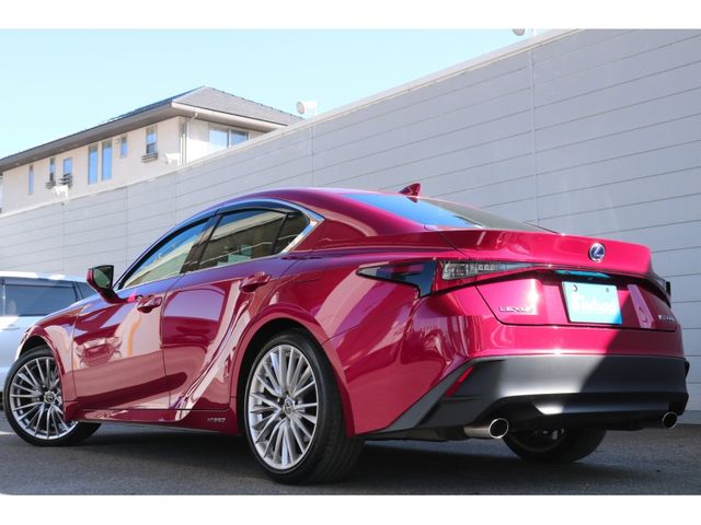 TOYOTA LEXUS IS300H 2022 Image 31