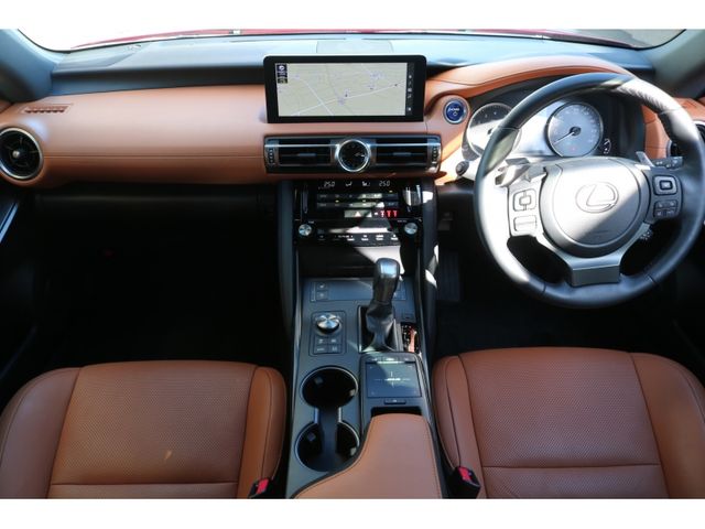 TOYOTA LEXUS IS300H 2022 Image 31