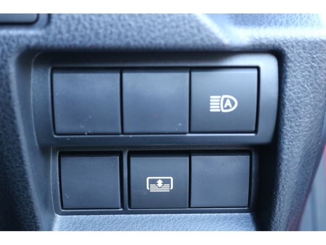 TOYOTA LEXUS IS300H 2022 Image 31