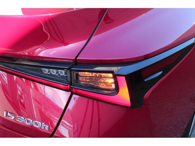 TOYOTA LEXUS IS300H 2022 Image 31