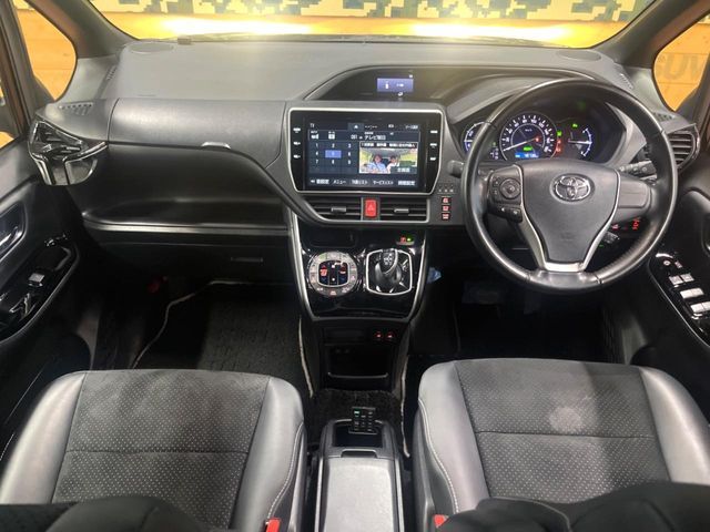 TOYOTA VOXY HYBRID 2021 Image 31