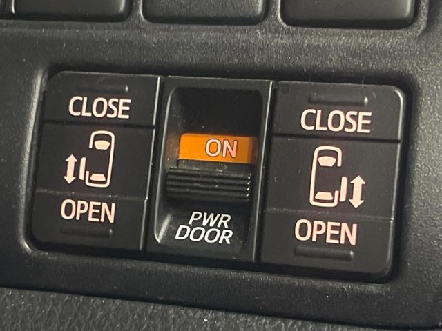 TOYOTA VOXY HYBRID 2021 Image 31