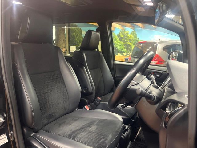 TOYOTA VOXY HYBRID 2021 Image 31