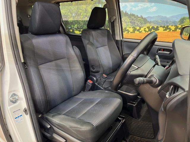 TOYOTA NOAH 4WD 2015 Image 31