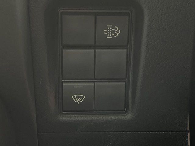 TOYOTA LANDCRUISER PRADO 2018 Image 31