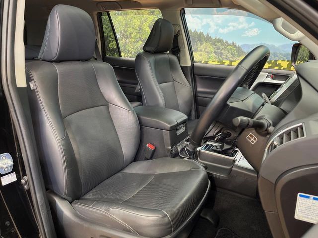 TOYOTA LANDCRUISER PRADO 2018 Image 31