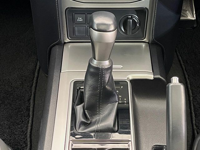 TOYOTA LANDCRUISER PRADO 2018 Image 31