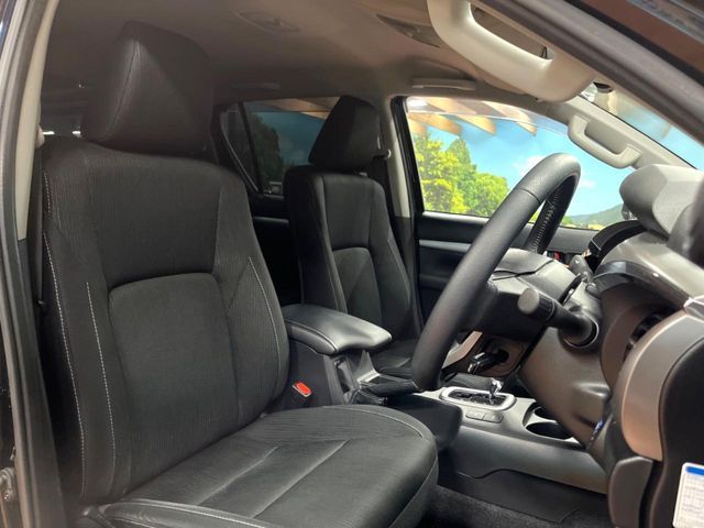 TOYOTA HILUX 4WD 2023 Image 31