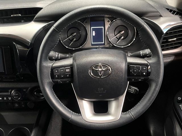TOYOTA HILUX 4WD 2023 Image 31