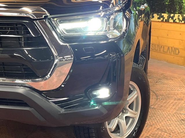 TOYOTA HILUX 4WD 2023 Image 31