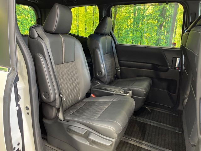 TOYOTA NOAH HYBRID 2023 Image 31