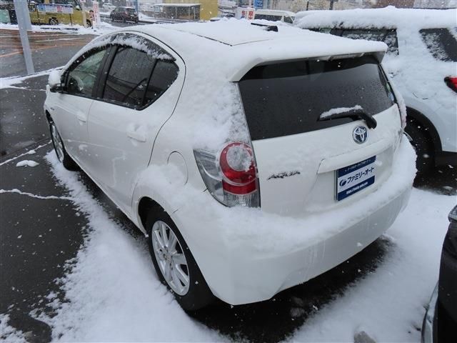 TOYOTA AQUA 2014 Image 31