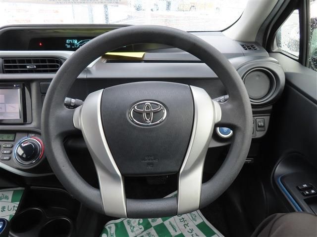 TOYOTA AQUA 2014 Image 31