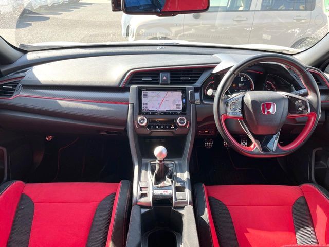 HONDA CIVIC HATCHBACK 2018 Image 31