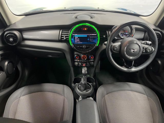 BMW MINI COOPER D 5DOOR 2019 Image 31