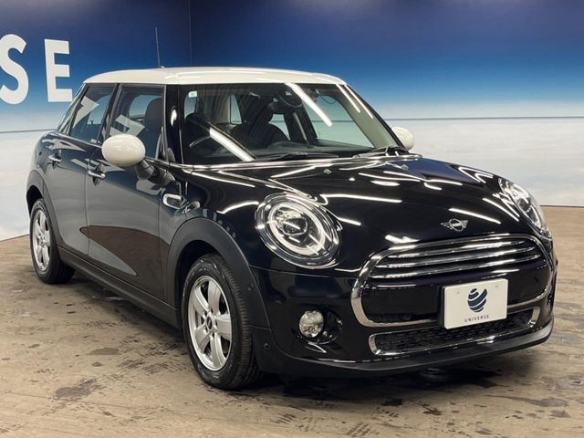 BMW MINI COOPER D 5DOOR 2019 Image 31