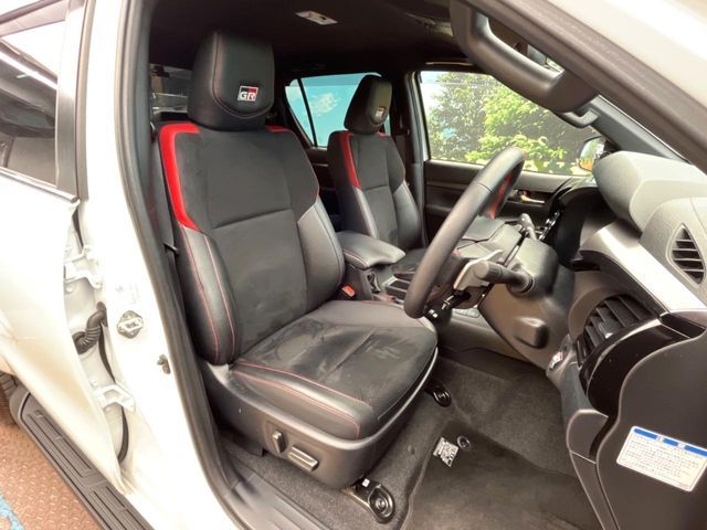 TOYOTA HILUX 4WD 2024 Image 31