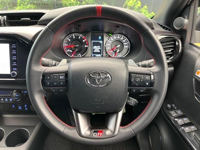 TOYOTA HILUX 4WD 2024 Image 31