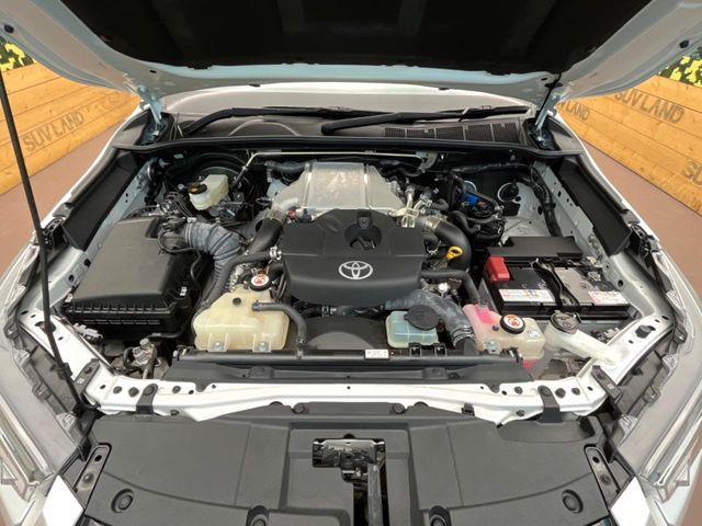 TOYOTA HILUX 4WD 2024 Image 31