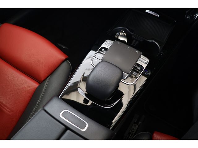 MERCEDES BENZ A CLAS 2019 Image 31