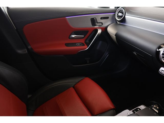 MERCEDES BENZ A CLAS 2019 Image 31