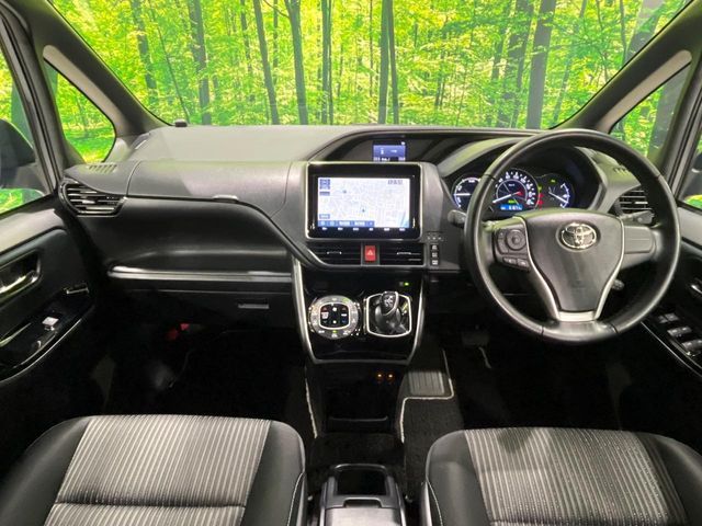 TOYOTA VOXY HYBRID 2019 Image 31