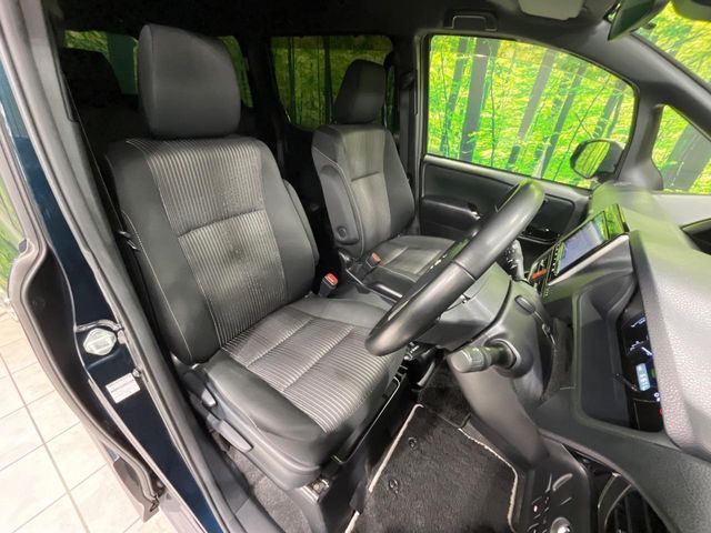 TOYOTA VOXY HYBRID 2019 Image 31