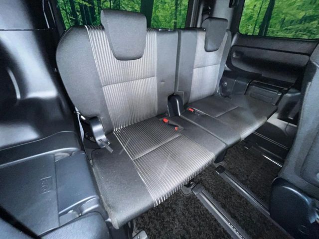 TOYOTA VOXY HYBRID 2019 Image 31