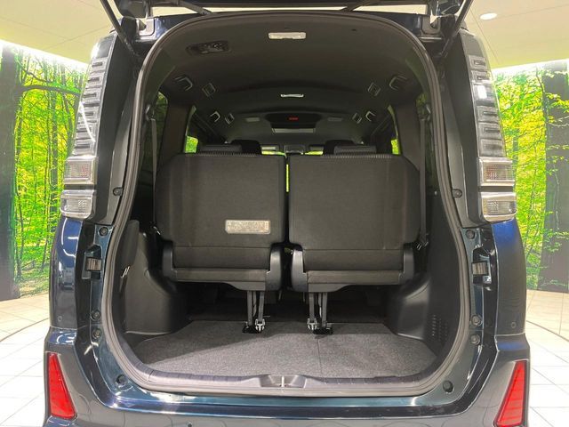 TOYOTA VOXY HYBRID 2019 Image 31