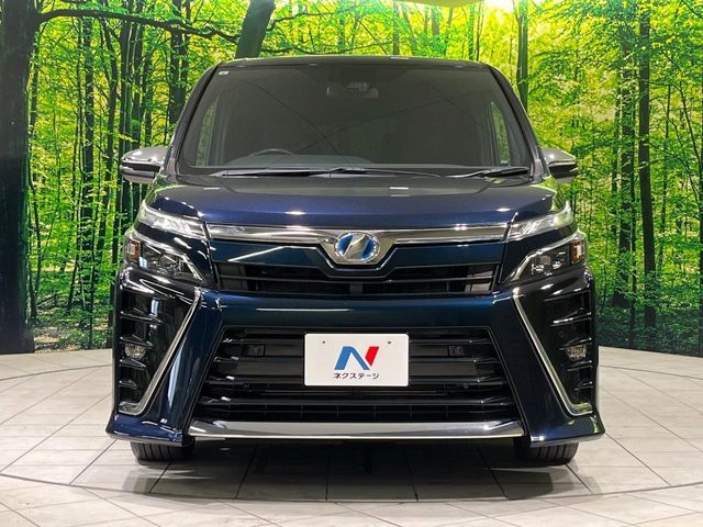 TOYOTA VOXY HYBRID 2019 Image 31