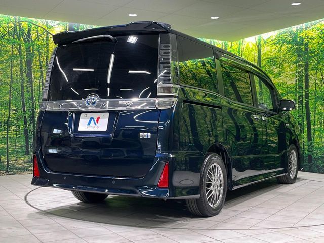 TOYOTA VOXY HYBRID 2019 Image 31