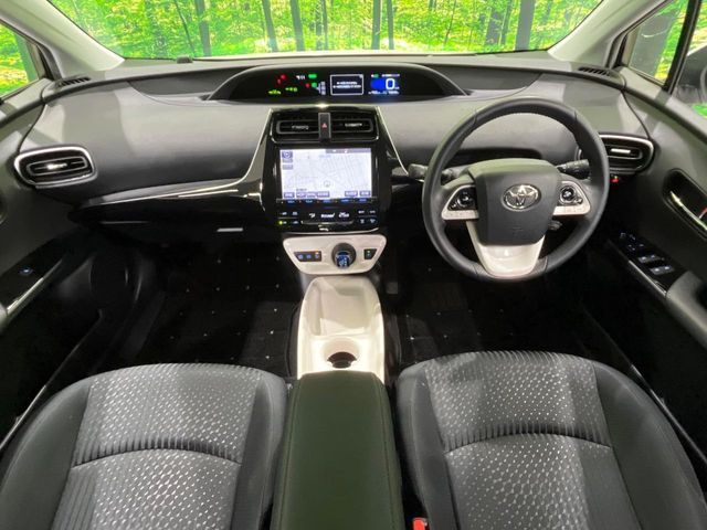 TOYOTA PRIUS 2017 Image 31