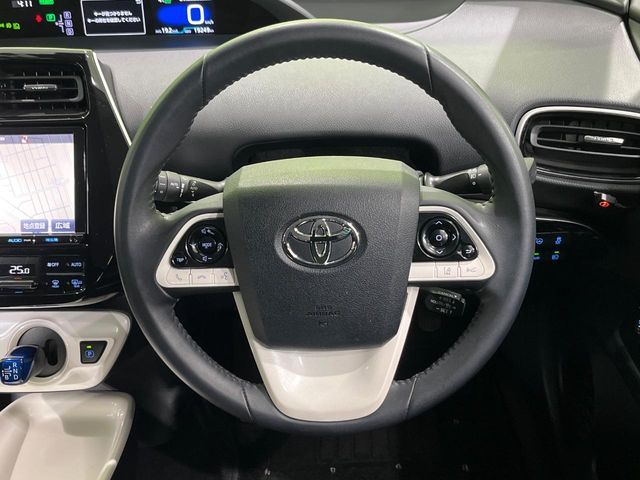 TOYOTA PRIUS 2017 Image 31