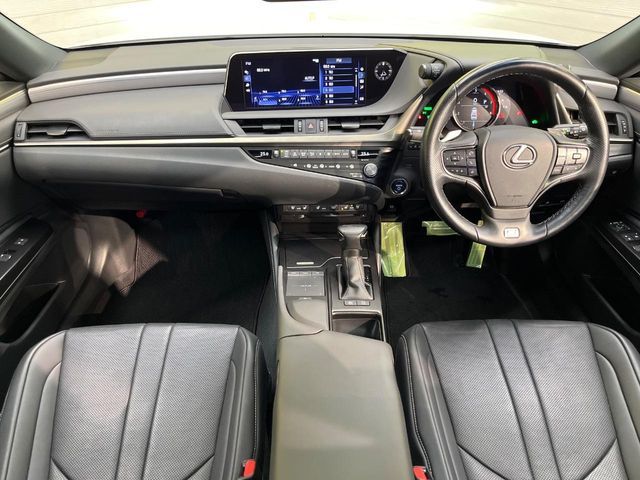 TOYOTA LEXUS ES300H 2021 Image 31