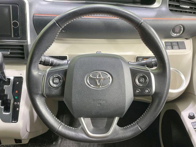 TOYOTA SIENTA 2015 Image 31