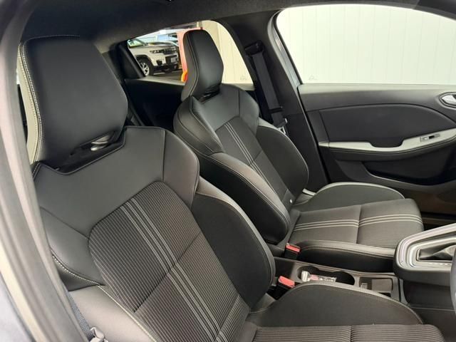 RENAULT LUTECIA 2024 Image 31