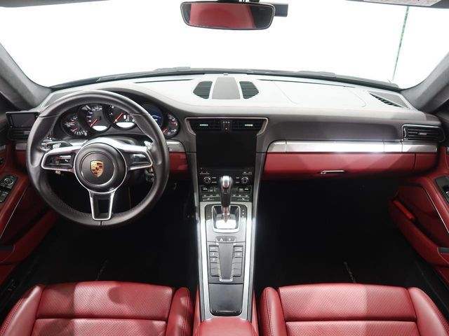 PORSCHE 911 2016 Image 31