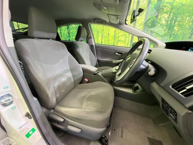 TOYOTA PRIUS 2011 Image 31