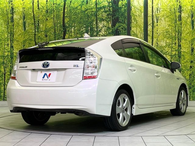TOYOTA PRIUS 2011 Image 31