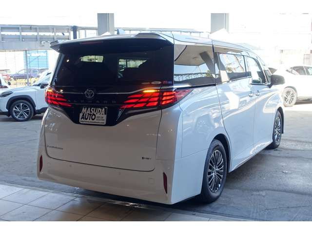 TOYOTA ALPHARD HYBRID 2025 Image 31