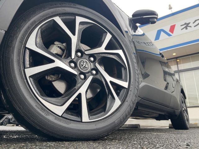 TOYOTA C-HR 2017 Image 31