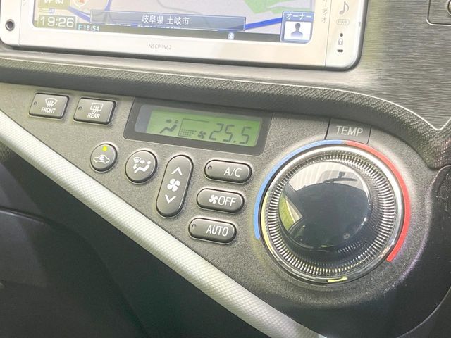 TOYOTA AQUA 2014 Image 31